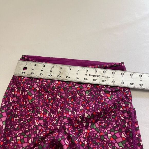 Lululemon Real Quick Crop Paradise Camo Multi Regal Plum Leggings Size 4 - Picture 3 of 8